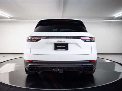 Certified 2023 Porsche Cayenne Platinum Edition image 6