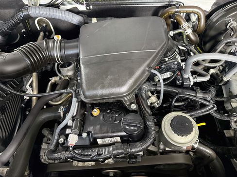 Used 2022 Toyota Tacoma SR RWD image 38