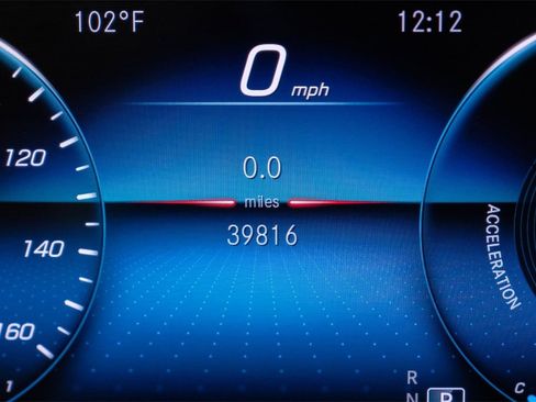 Used 2020 Mercedes-Benz GLB 250 w/ Premium Package image 19