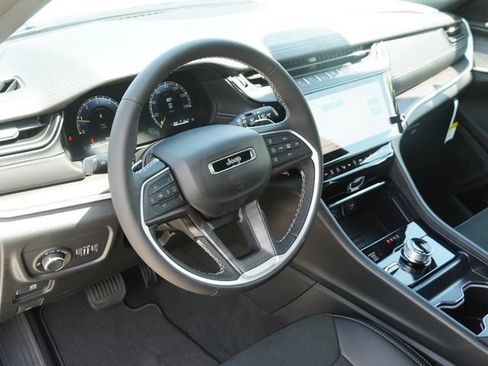 New 2026 Jeep Grand Cherokee Altitude AWD/4WD image 18