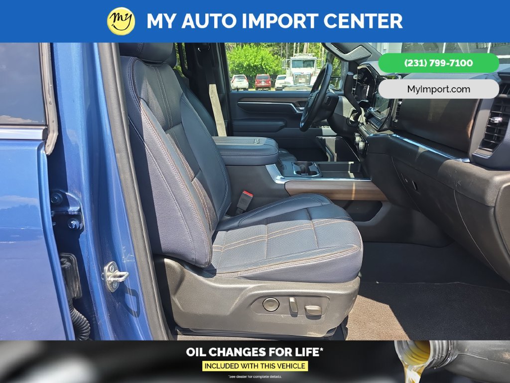 Used 2024 Chevrolet Silverado 3500 High Country w/ Technology Package AWD/4WD image 21