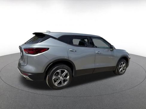 Used 2025 Chevrolet Blazer LT FWD image 12