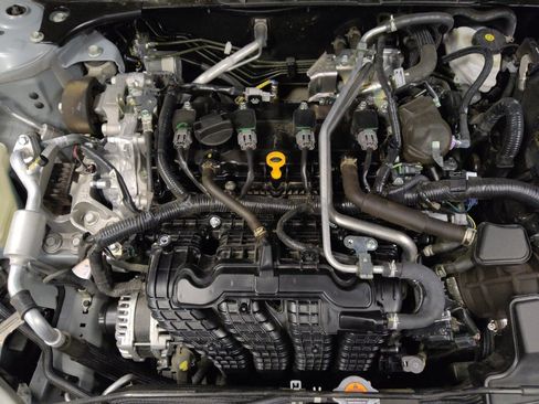 Used 2024 Nissan Altima 2.5 SR FWD image 30