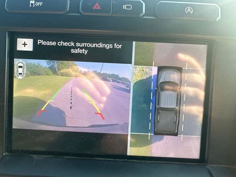 Used 2019 Ford F150 Platinum w/ Equipment Group 701A Luxury AWD/4WD image 25