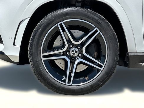 Used 2022 Mercedes-Benz GLS 450 4MATIC image 11