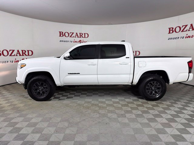 Used 2022 Toyota Tacoma SR5 AWD/4WD image 6