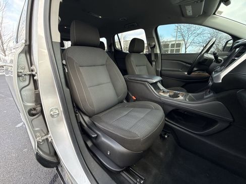 Used 2020 GMC Acadia SLE image 25