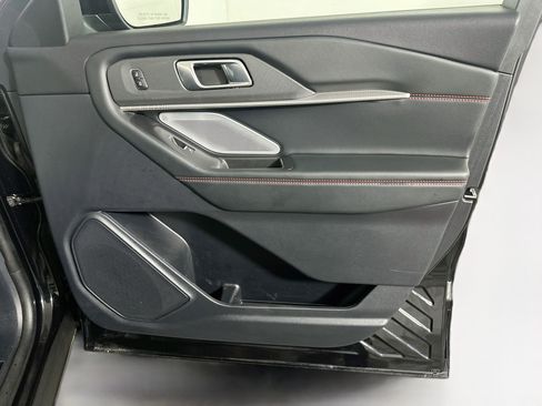 Used 2025 Ford Explorer ST RWD image 35