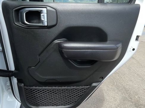 Used 2018 Jeep Wrangler Unlimited Sport S image 38