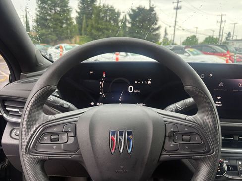 Used 2025 Buick Envista Preferred FWD image 27