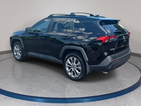 Used 2025 Toyota RAV4 XLE Premium w/ Weather Package FWD image 7