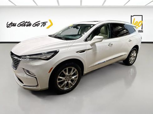 Used 2023 Buick Enclave Essence w/ Experience Buick Package FWD image 1