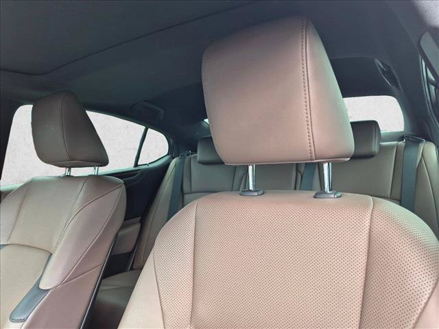 Used 2023 Lexus ES 250 w/ Premium Package AWD/4WD image 5