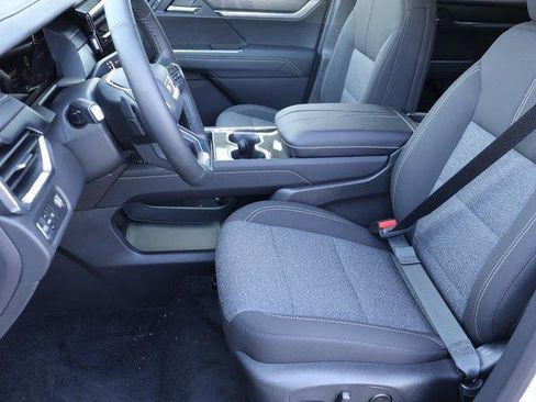 New 2026 GMC Acadia Elevation image 40