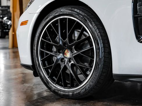 Used 2018 Porsche Panamera 4 w/ Premium Package Plus AWD/4WD image 62