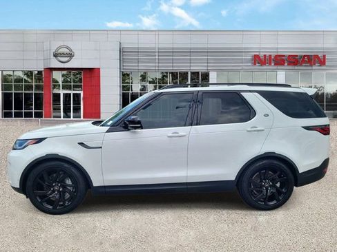 Used 2025 Land Rover Discovery S AWD/4WD image 8