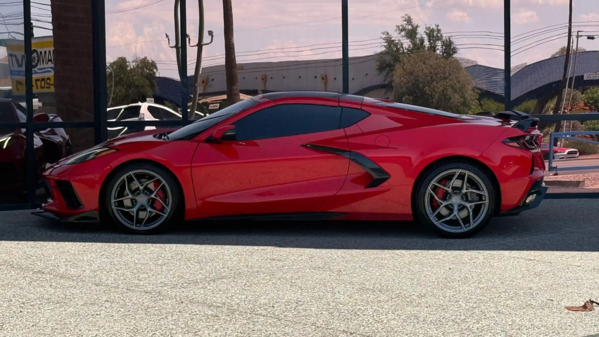 Used 2020 Chevrolet Corvette Stingray Premium Cpe w/ 3LT Preferred Equipment Group RWD image 4