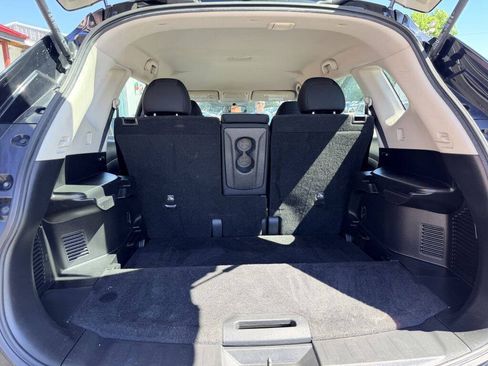 Used 2018 Nissan Rogue S AWD/4WD image 5