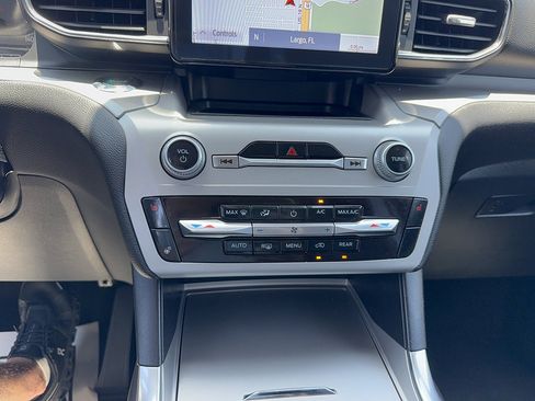 Certified 2022 Ford Explorer XLT w/ Equipment Group 202A RWD image 22