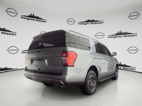 Used 2024 Ford Expedition Max XLT image 6