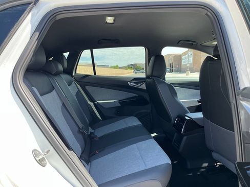 Used 2024 Volkswagen ID.4 Pro AWD/4WD image 16