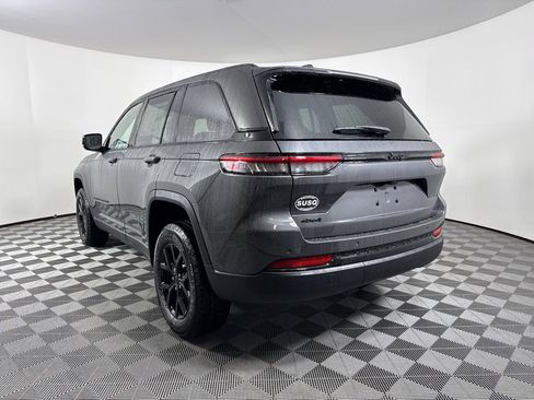 New 2025 Jeep Grand Cherokee Altitude image 16