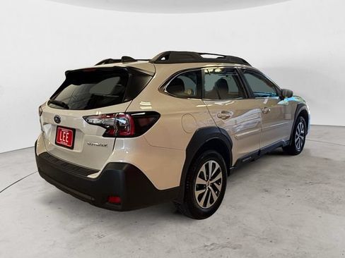 Used 2024 Subaru Outback AWD/4WD image 6