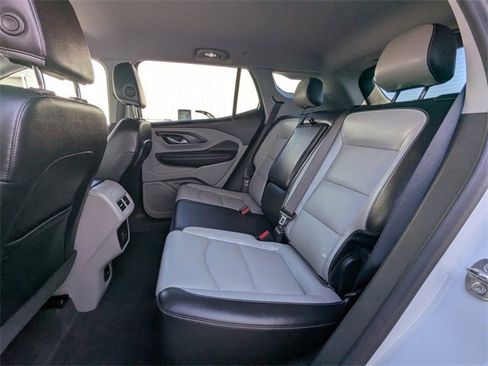 Used 2023 GMC Terrain SLT image 16