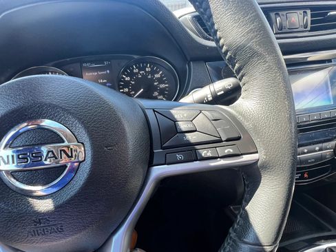 Used 2017 Nissan Rogue SV AWD/4WD image 21