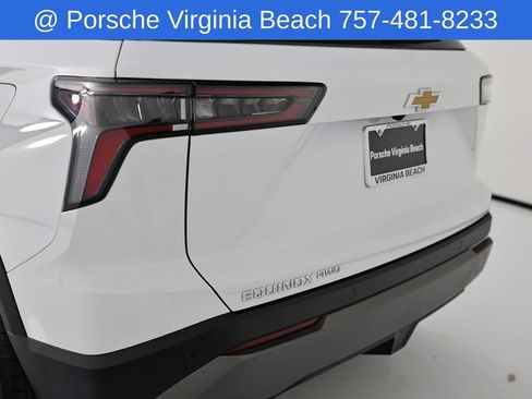Used 2026 Chevrolet Equinox LT AWD/4WD image 15