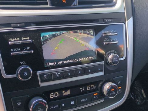 Used 2017 Nissan Altima 2.5 SV image 17