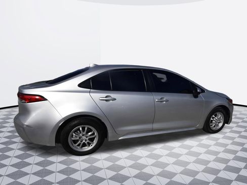 Used 2022 Toyota Corolla LE FWD image 5