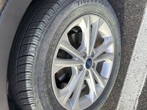 Used 2019 Ford Escape SEL image 10