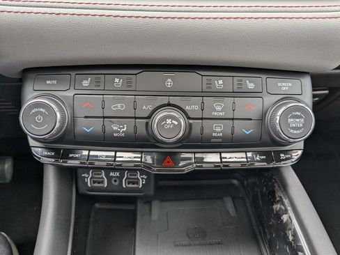 Used 2024 Dodge Durango R/T AWD/4WD image 5