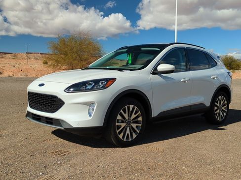 Used 2022 Ford Escape Titanium w/ Class II Trailer Tow Package image 7