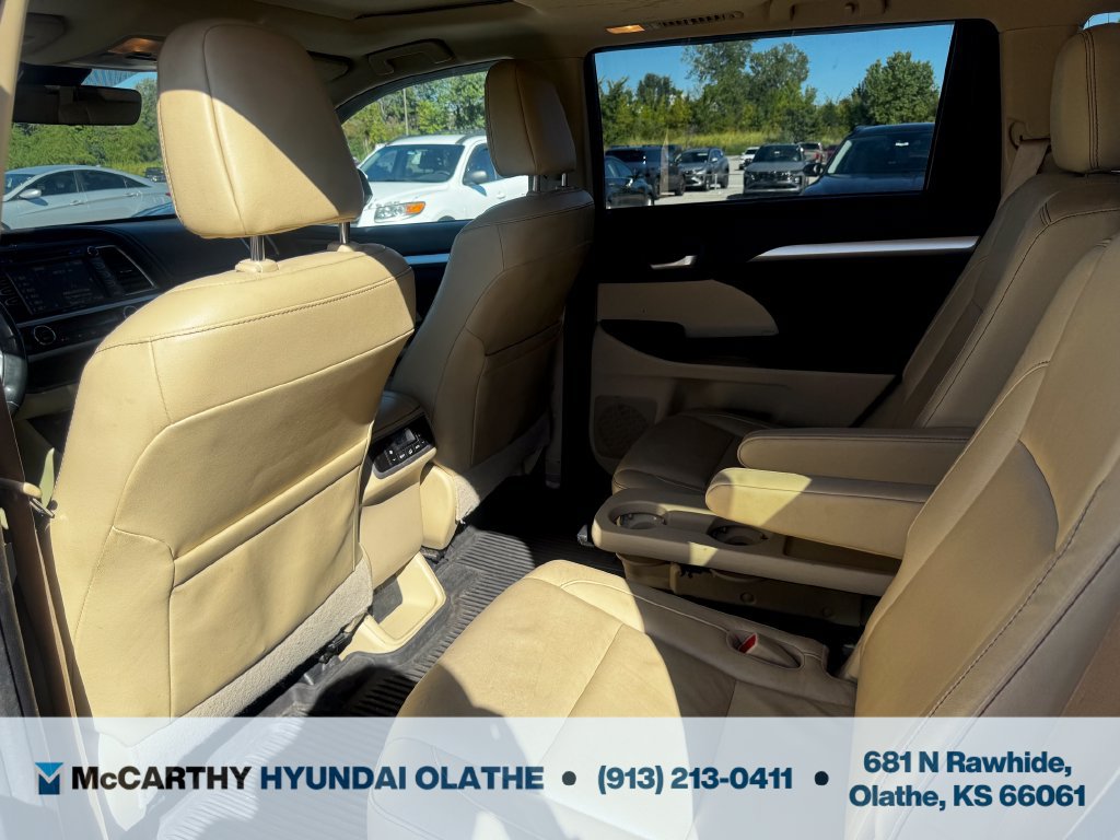 Used 2017 Toyota Highlander XLE w/ Protection Package #3 AWD/4WD image 5