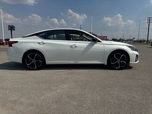 New 2025 Nissan Altima 2.5 SR w/ SR Premium Package image 7