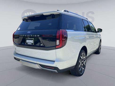New 2026 Ford Expedition Platinum w/ Platinum Ultimate Package AWD/4WD image 7