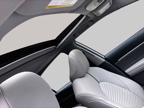 Certified 2024 Toyota Camry SE FWD image 14