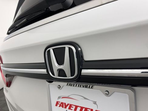 Certified 2024 Honda Odyssey Elite image 17