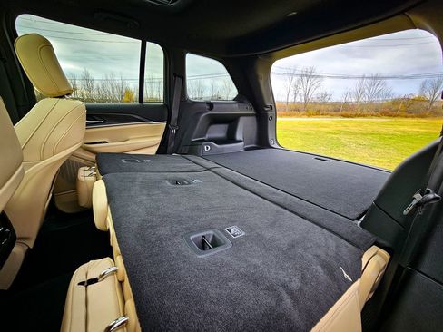 New 2025 Jeep Grand Cherokee Limited image 38