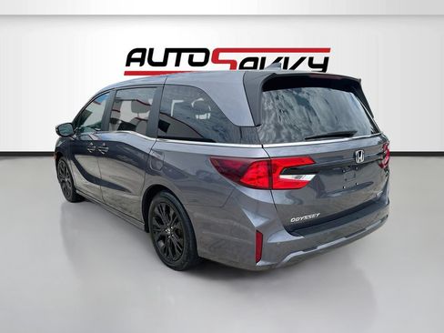 Used 2025 Honda Odyssey Touring image 5