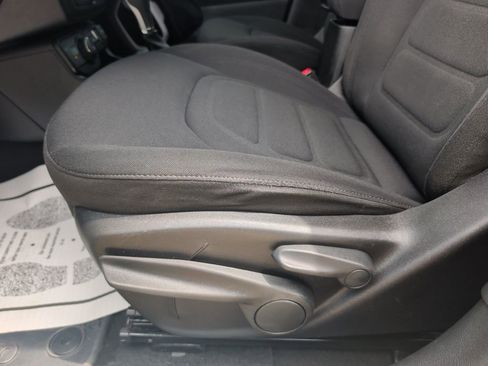 Used 2019 Jeep Renegade Latitude w/ Cold Weather Group AWD/4WD image 8