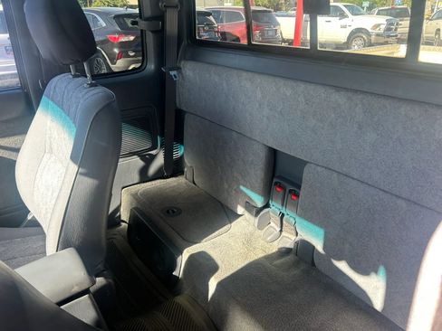 Used 2000 Toyota Tacoma 4x4 Xtracab V6 image 13
