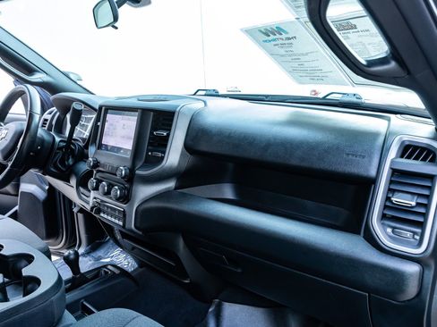 Used 2024 RAM 3500 Tradesman w/ Chrome Appearance Group image 17