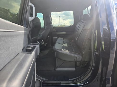 Used 2023 Ford F250 Lariat w/ Lariat Ultimate Package AWD/4WD image 8