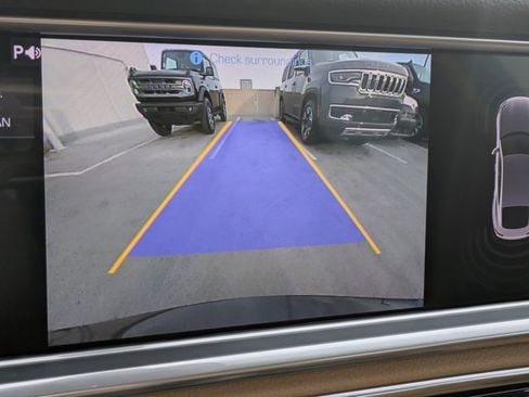 Used 2018 Porsche Panamera 4 image 18