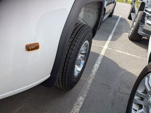 Certified 2025 GMC Sierra 3500 SLE w/ SLE Value Package AWD/4WD image 5