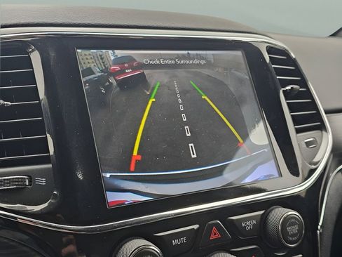 Used 2019 Jeep Grand Cherokee Limited RWD image 20