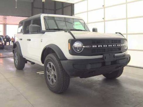 Used 2025 Ford Bronco Big Bend image 2